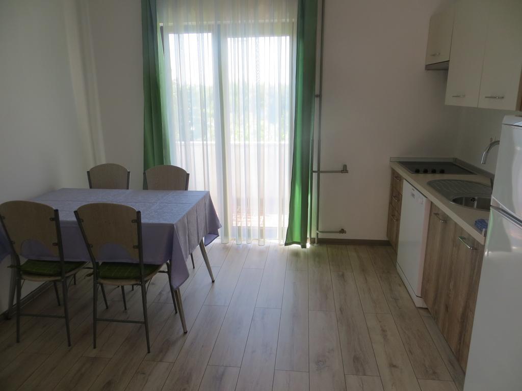 Apartments Sandra Пореч Экстерьер фото